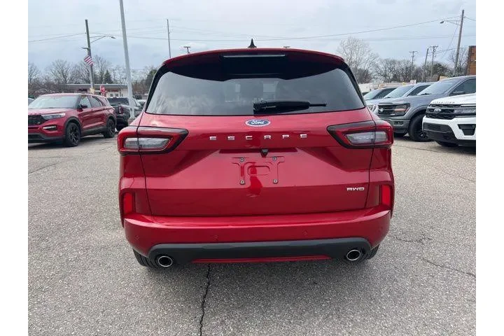 $23925 : Ford Escape 2023 AWD ST-Line image 5