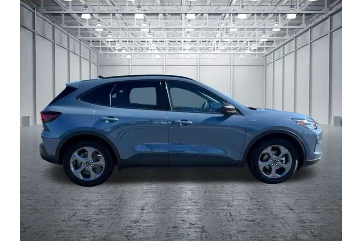 $22771 : Ford Escape 2025 ST-Line 4dr image 8