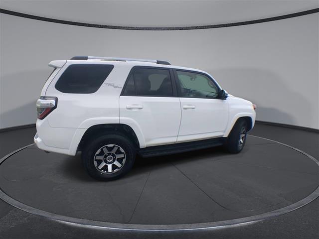 $31300 : PRE-OWNED 2018 TOYOTA 4RUNNER image 9