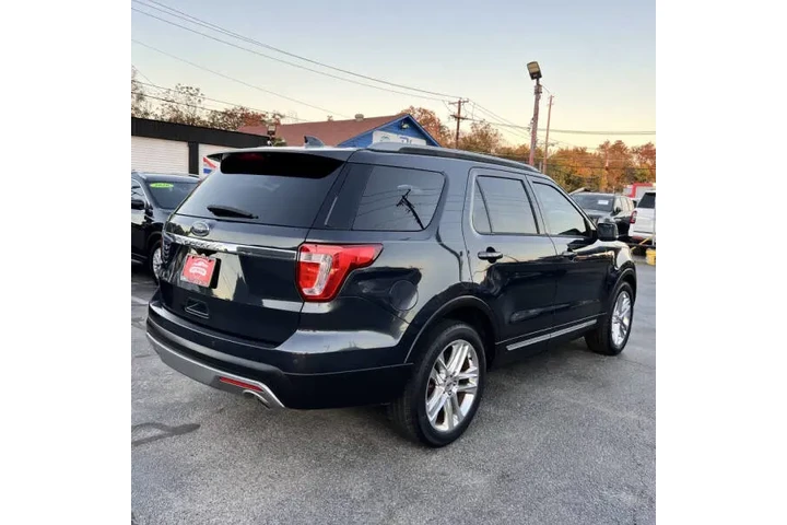 $17999 : 2017 Explorer XLT image 7