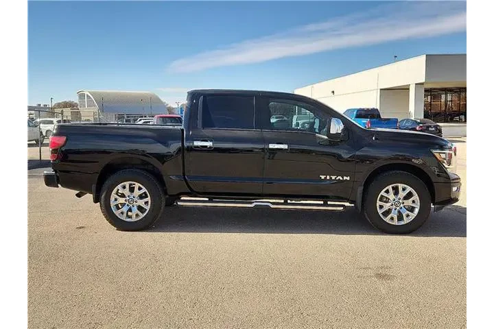 $35995 : Nissan Titan 2021 4x4 SL 4dr image 5