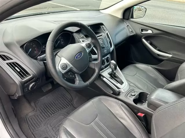 $5800 : 2013 Focus SE image 10