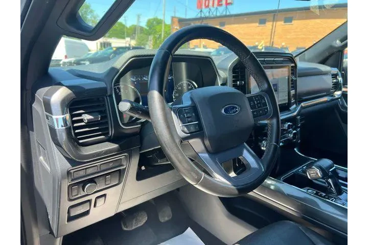 $32215 : Ford F-150 2023 4x4 XLT 4dr image 5