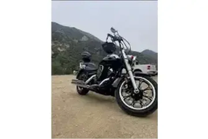 $5500 : 2010 MOTO YAMAHA 🏍 image 3
