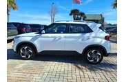 $24990 : Hyundai VENUE 2025 SEL 4dr C thumbnail
