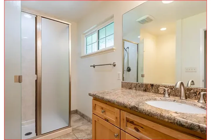$900 : Beautiful 3 Bedroom, 2 Bath image 2