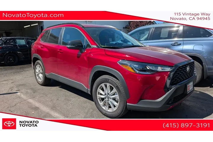 $27990 : 2025 Corolla Cross LE image 1