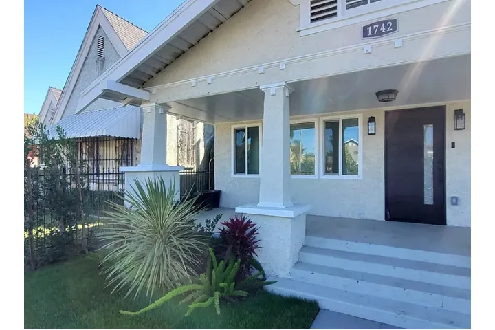 $1650 : Fully remodeled 2-bedroom, 1-b image 1