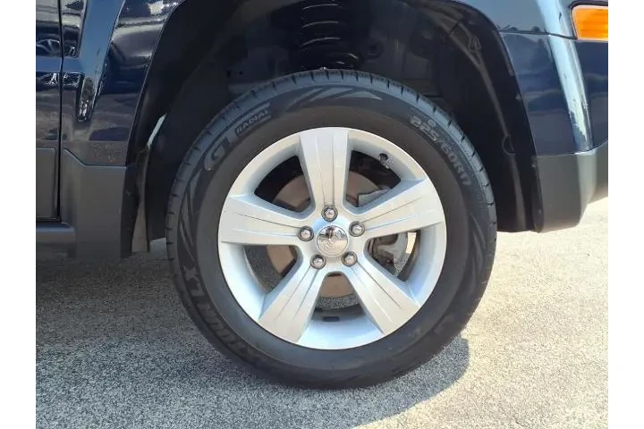 $11999 : Jeep Patriot 2017 4x4 Latitu image 9