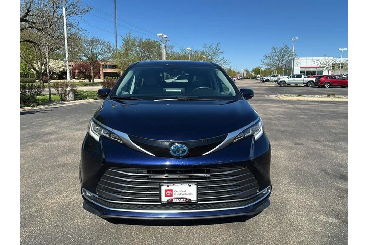 $42295 : Gold Certified 2021 Sienna Li image 6