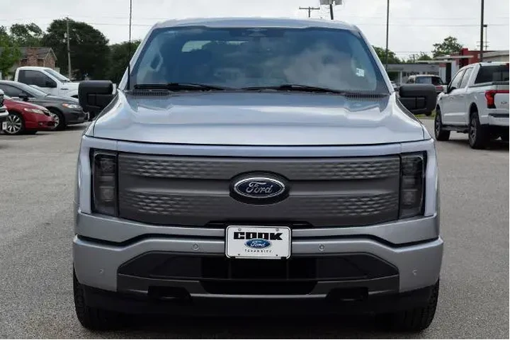 $38925 : Ford F-150 Lightning 2023 AW image 1