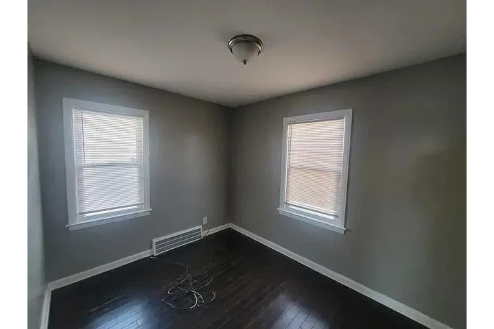 $900 : Private Home image 8