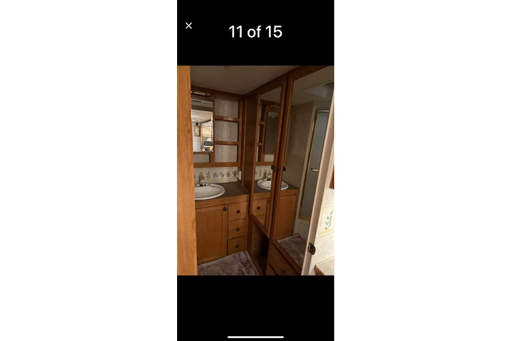 $1000 : ev for rent image 6
