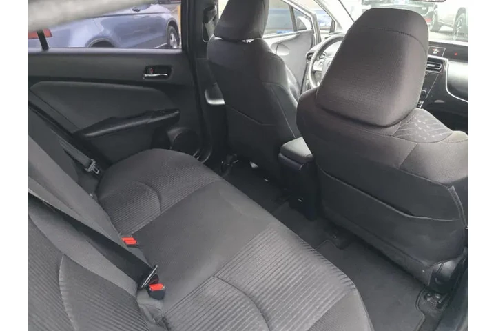 $12995 : 2016 Prius Two image 10