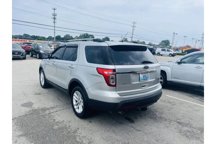 $4850 : 2013 Explorer XLT image 5