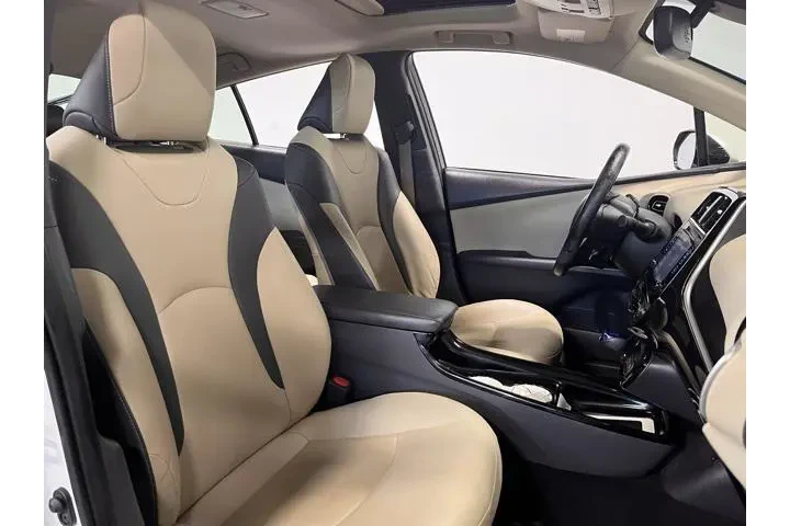 $17421 : Toyota Prius 2016 Four 4dr H image 10