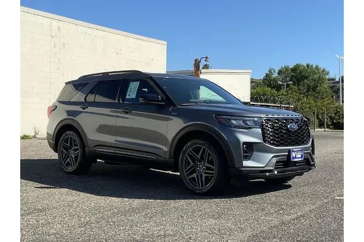 $49888 : Ford Explorer 2025 AWD ST-Li image 8