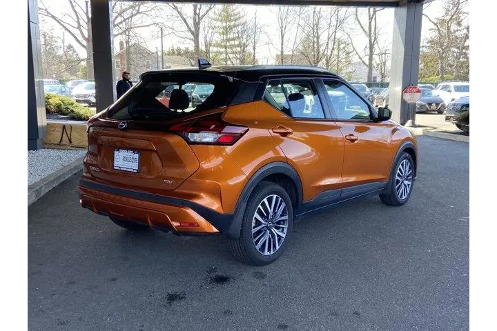 $12487 : Nissan Kicks 2023 SV 4dr Cro image 5