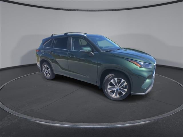 $45000 : PRE-OWNED 2023 TOYOTA HIGHLAN image 2