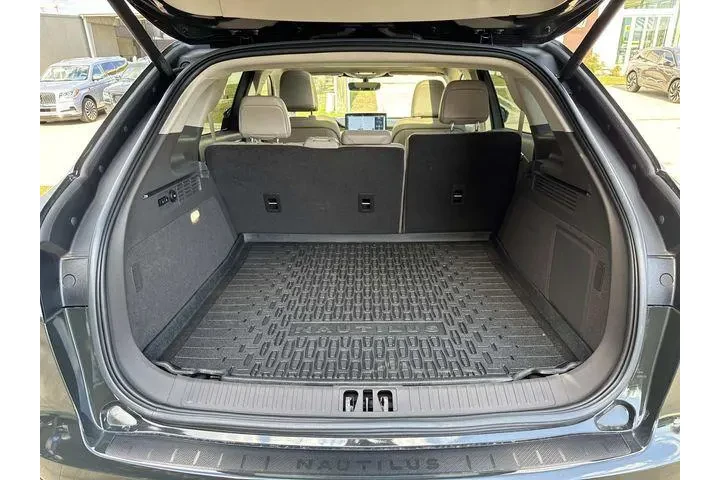 $39880 : Lincoln Nautilus 2023 AWD Re image 9