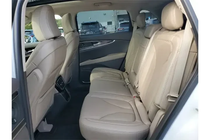 $32990 : Lincoln Nautilus 2022 Reserv image 8