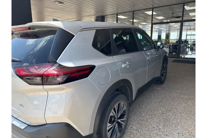 $24325 : Nissan Rogue 2023 SV 4dr Cro image 5