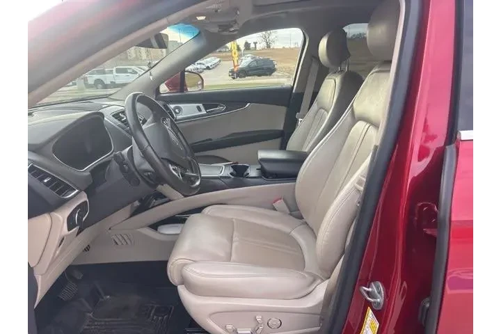 $30900 : Lincoln Nautilus 2020 AWD Re image 5