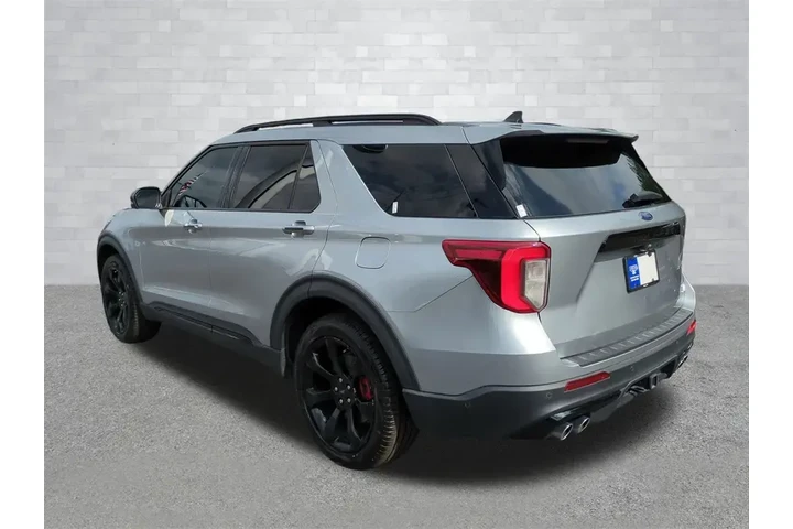 $31577 : Ford Explorer 2021 AWD ST 4d image 6