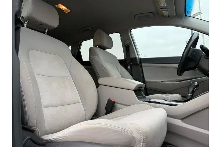 $10700 : Hyundai TUCSON 2017 Sport 4d image 8