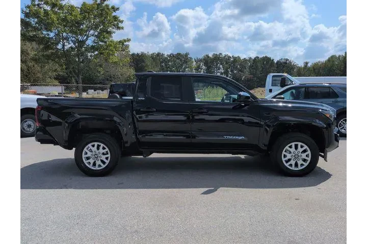 $32987 : Toyota Tacoma 2024 4x2 SR5 4 image 3