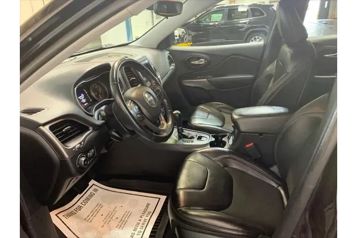 $21990 : Jeep Cherokee 2021 4x4 Latit image 8