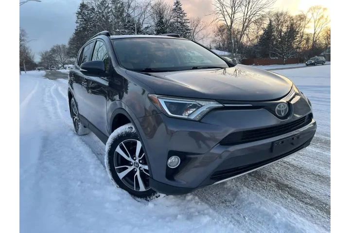 $18995 : 2017 RAV4 XLE image 1