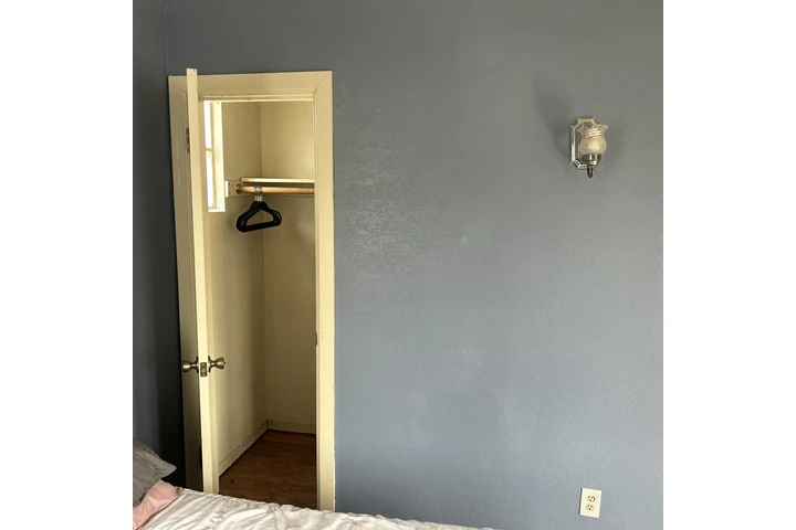 $700 : Cuarto en Este Los Angeles image 2