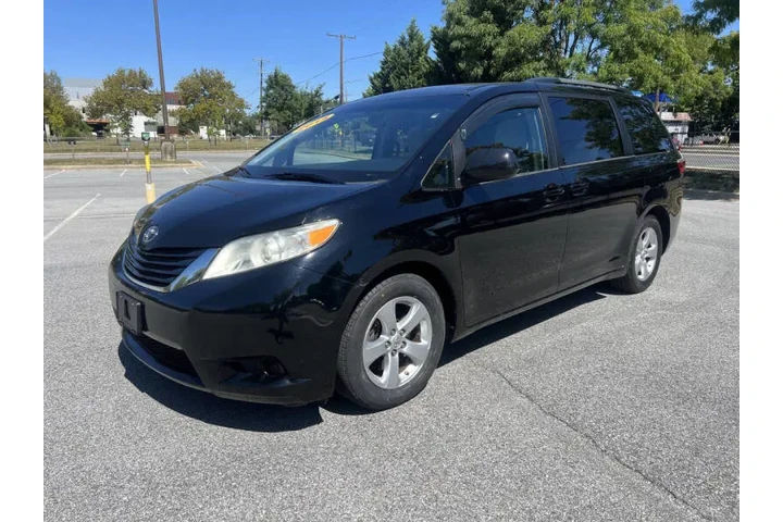 $14900 : 2015 Sienna LE 8-Passenger image 3