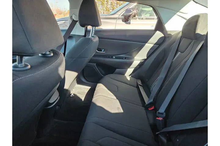 $14991 : Hyundai ELANTRA 2022 SEL 4dr image 10