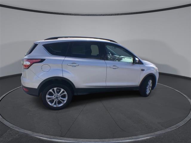 $12000 : PRE-OWNED 2017 FORD ESCAPE SE image 9