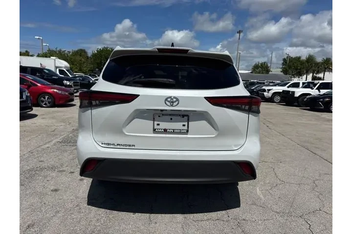 $31988 : Toyota Highlander 2023 image 4