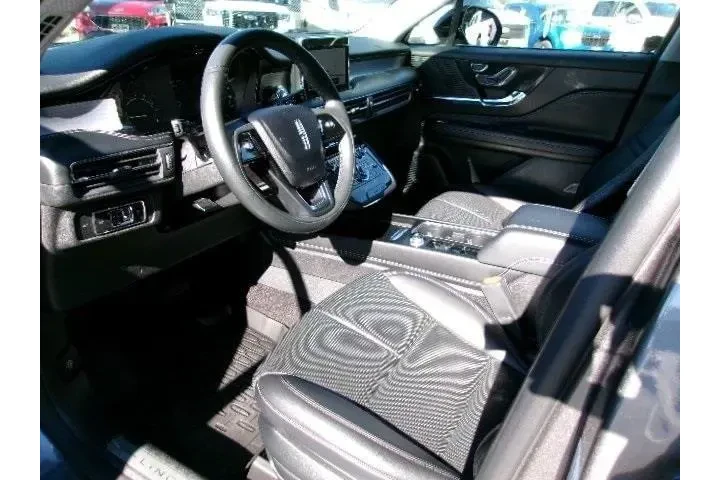 $36870 : Lincoln Nautilus 2022 AWD Re image 8