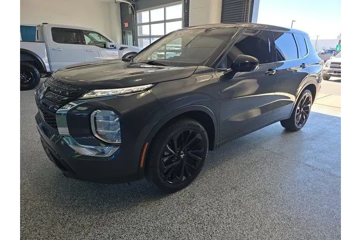 $26500 : Mitsubishi Outlander 2024 SE image 1