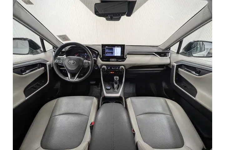 $29340 : Toyota RAV4 2019 AWD Limited image 2