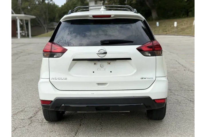 $7999 : 2017 Rogue SV image 9