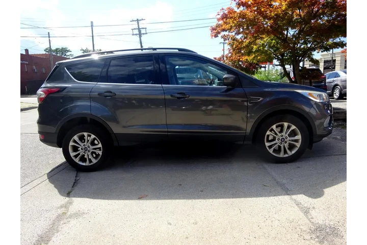 $7900 : 2017 Escape SE 4WD image 4