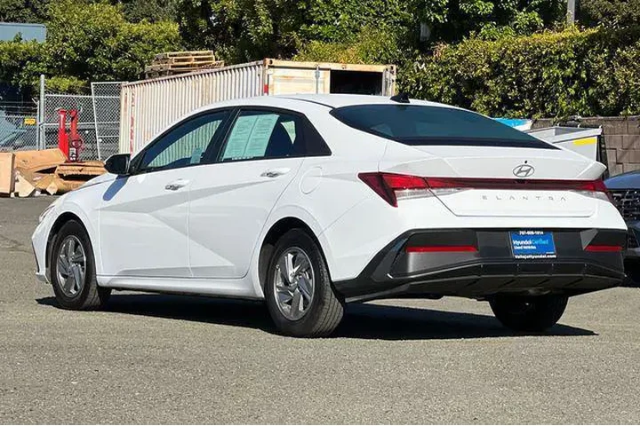 $21690 : Hyundai ELANTRA 2025 SE 4dr image 9
