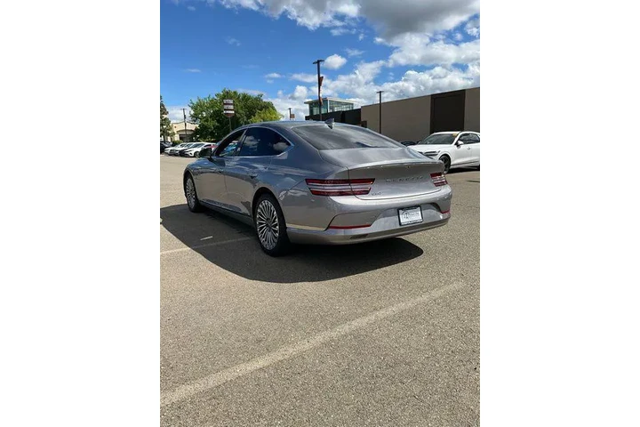 $33497 : Genesis Electrified G80 2023 image 4