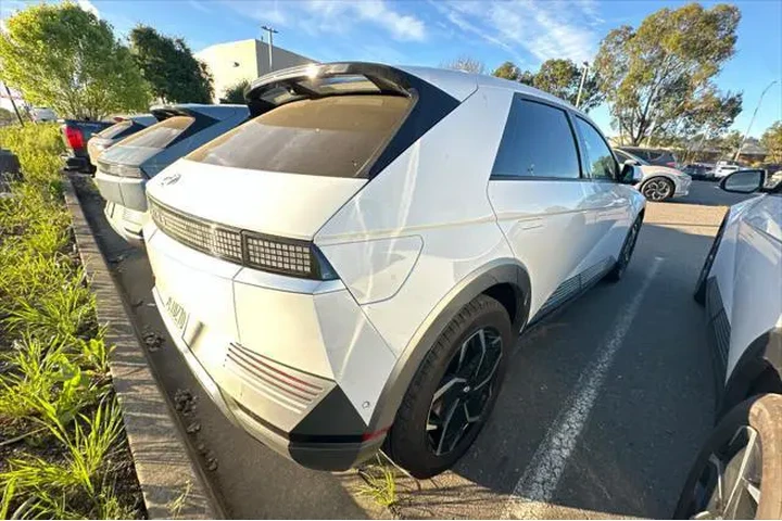 $31990 : Hyundai IONIQ 5 2024 Limited image 5