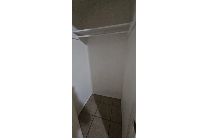 $725 : Cuarto Disponible image 5