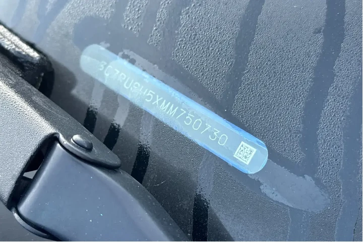 $21981 : Honda HR-V 2021 AWD EX 4dr C image 2