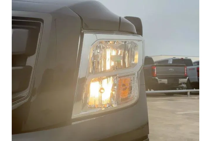 $25495 : Nissan Titan 2021 4x2 SV 4dr image 9