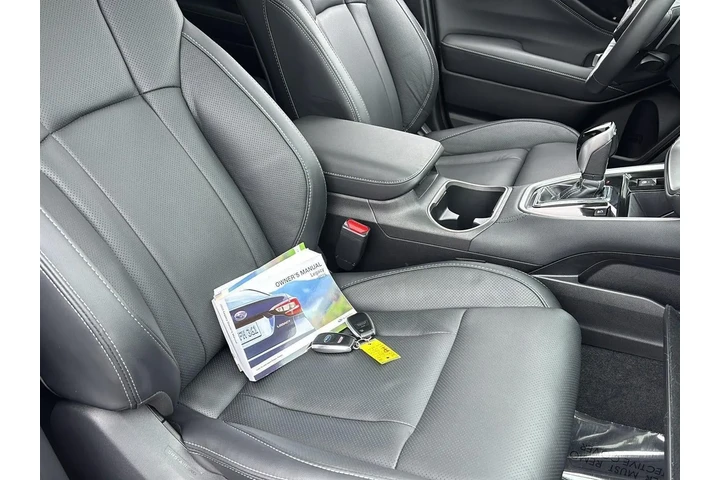 $37597 : 2025 Legacy Touring XT image 9