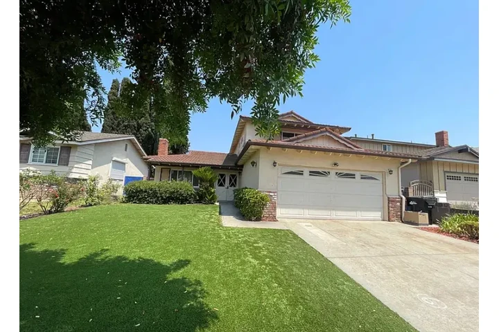 $1800 : HOUSE RENT IN Montebello CA image 2